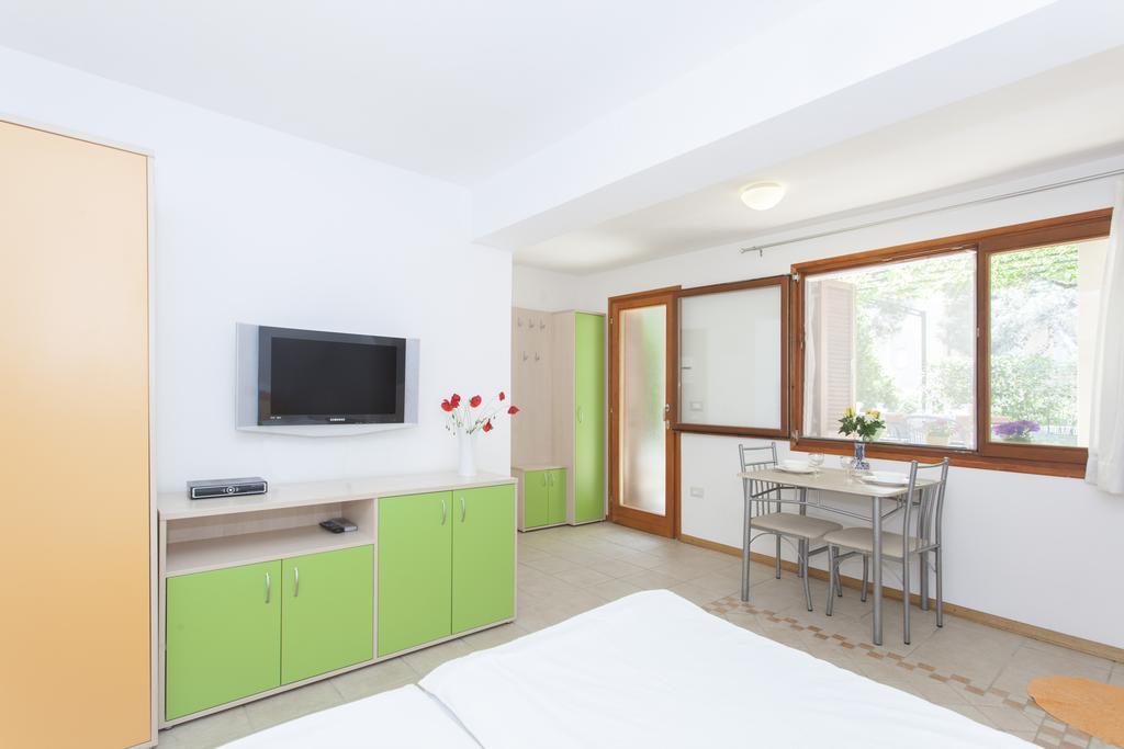 Apartments Kump روفينج المظهر الخارجي الصورة