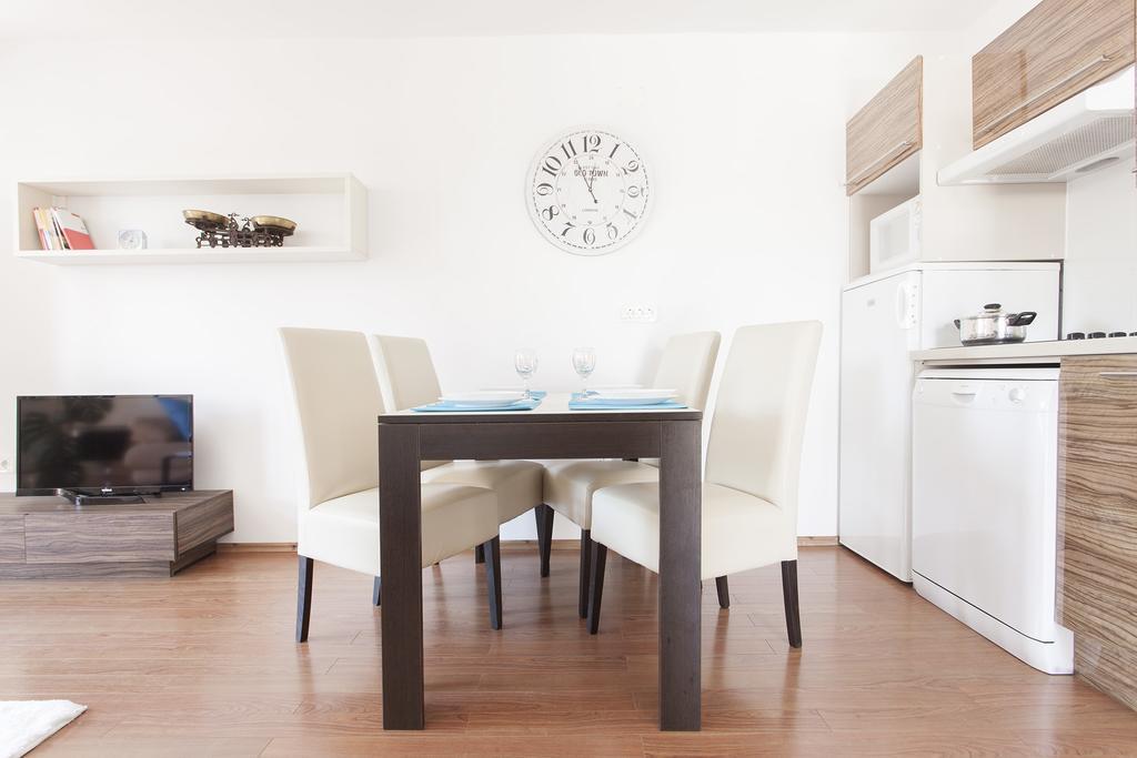 Apartments Kump روفينج المظهر الخارجي الصورة