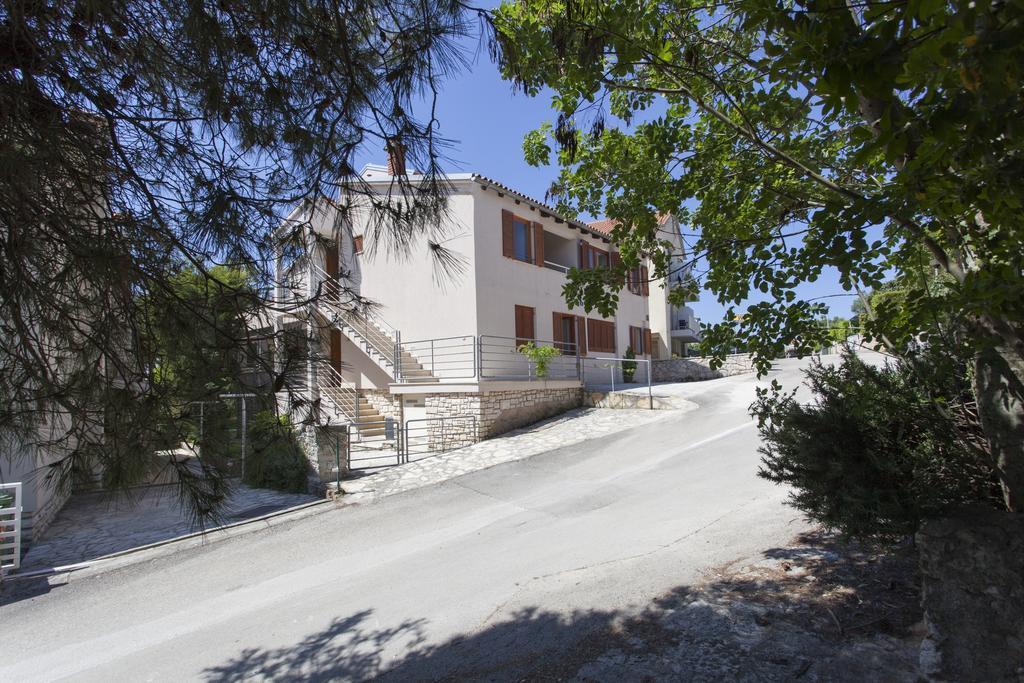 Apartments Kump روفينج المظهر الخارجي الصورة